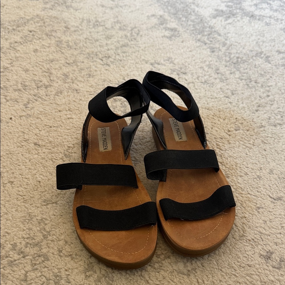 Steve Madden Black and Tan Sandals